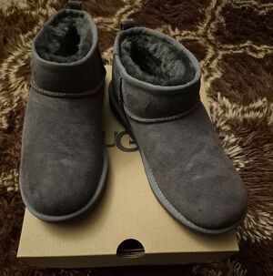 UGG ULTRA MINI